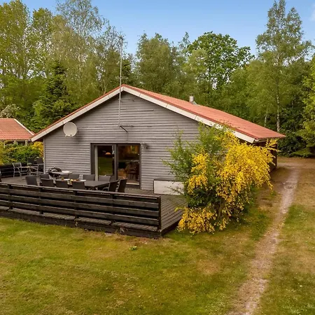 Anine - 200m To The Fjord By Interhome